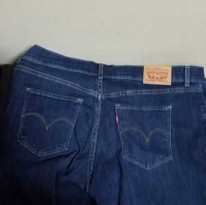 Cuffed Bermuda shorts